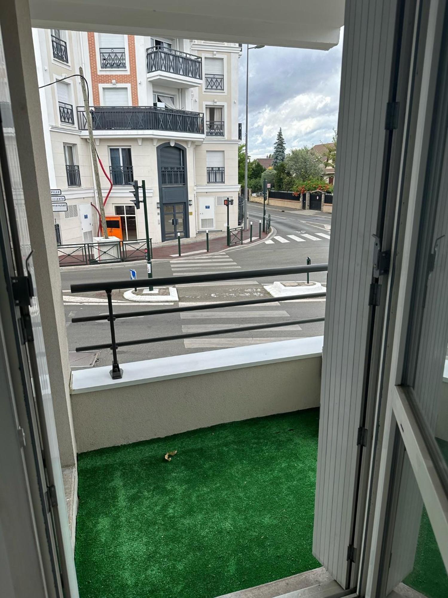 Appartement Cosy Proche Stade De France - Jo Paris 2024 Le Blanc-Mesnil Buitenkant foto